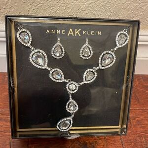NWOT Anne Klein Jewelry Set